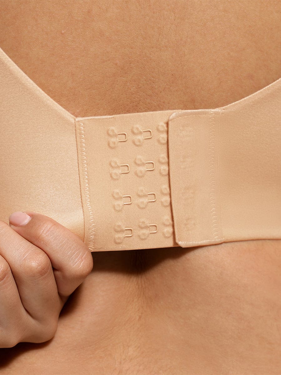LINDA LunaLift nude beige bra four-row closure detail